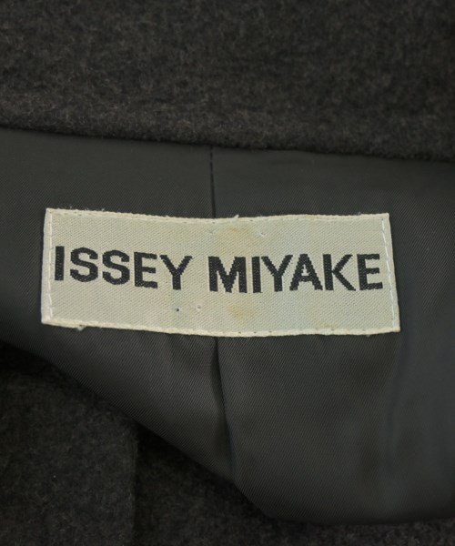 ISSEY MIYAKE（イッセイミヤケ）その他 グレー サイズ:M レディース/2200662001010