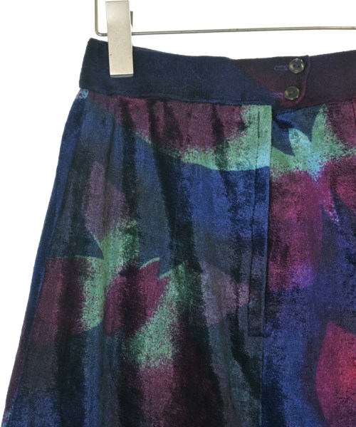 ISSEY MIYAKE（イッセイミヤケ）ひざ丈スカート 紺 サイズ:-(S位) レディース/2200665729041