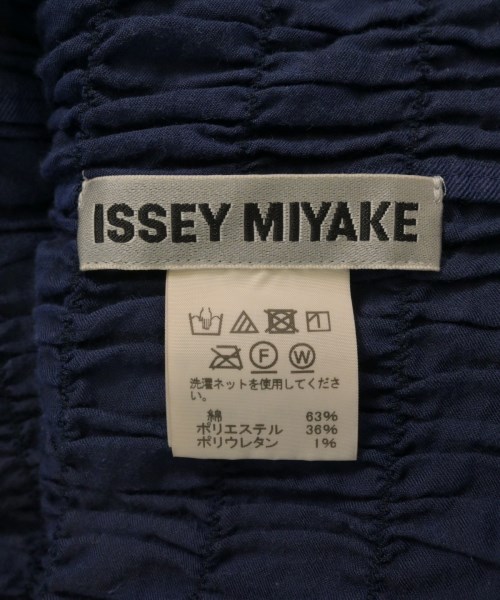 ISSEY MIYAKE（イッセイミヤケ）カジュアルシャツ 紺 サイズ:2(M位) レディース/2200666978080