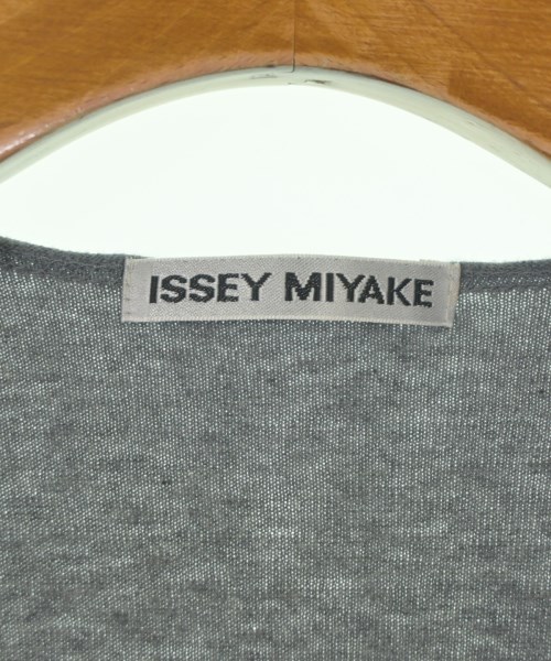 ISSEY MIYAKE（イッセイミヤケ）Tシャツ・カットソー グレー サイズ:3(L位) レディース/2200667268067