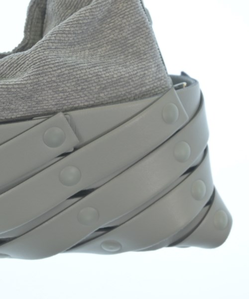 ISSEY MIYAKE（イッセイミヤケ）ショルダーバッグ グレー サイズ:S レディース/2200668773027