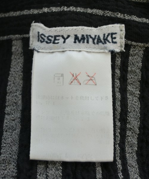 ISSEY MIYAKE（イッセイミヤケ）カジュアルシャツ 黒 サイズ:L レディース/2200670236077