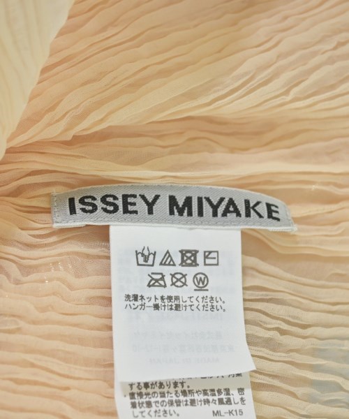 ISSEY MIYAKE（イッセイミヤケ）カジュアルシャツ ベージュ サイズ:2(M位) レディース/2200670502011