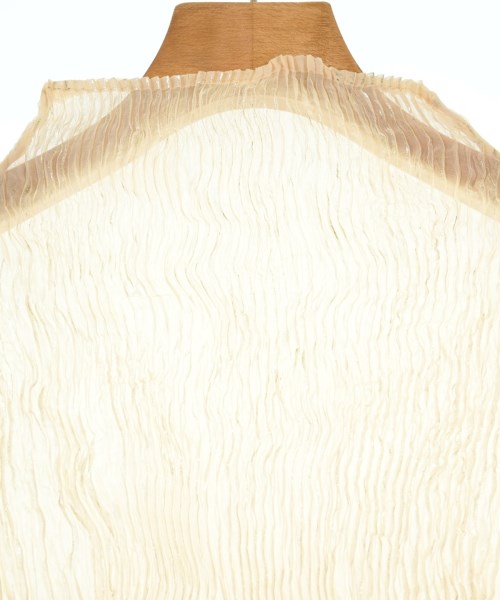 ISSEY MIYAKE（イッセイミヤケ）カジュアルシャツ ベージュ サイズ:2(M位) レディース/2200670502011