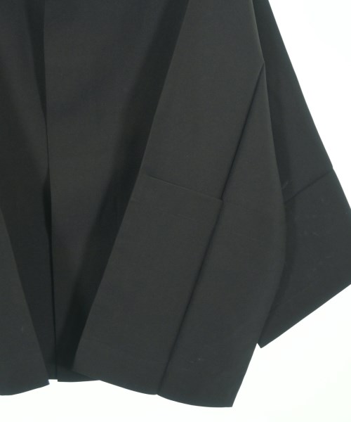 ISSEY MIYAKE（イッセイミヤケ）カジュアルジャケット 黒 サイズ:3(L位) レディース/2200670502035
