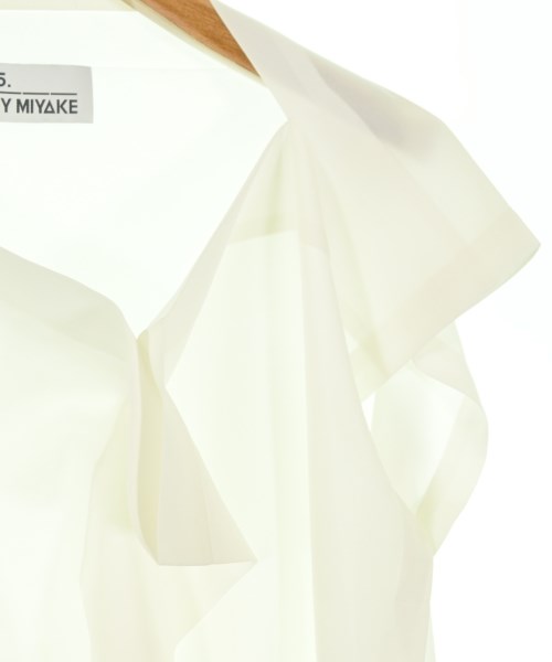 ISSEY MIYAKE（イッセイミヤケ）カジュアルシャツ 白 サイズ:3(L位) レディース/2200670502042