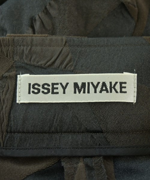 ISSEY MIYAKE（イッセイミヤケ）その他 茶 サイズ:3(L位) レディース/2200671901141