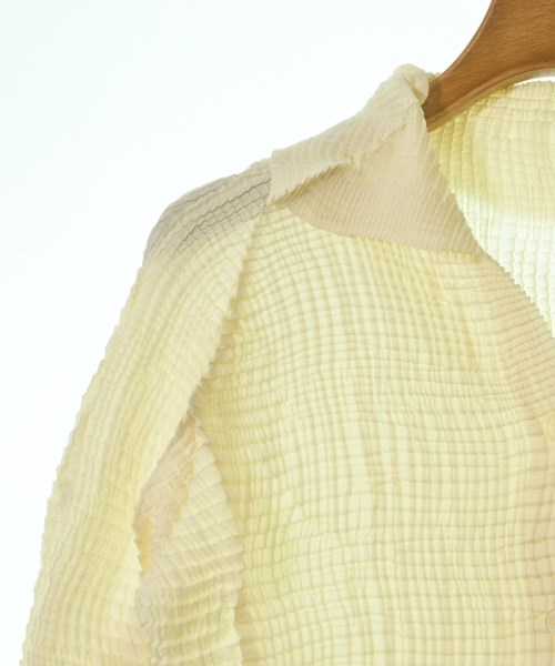ISSEY MIYAKE（イッセイミヤケ）ブラウス ベージュ サイズ:2(M位) レディース/2200729595018