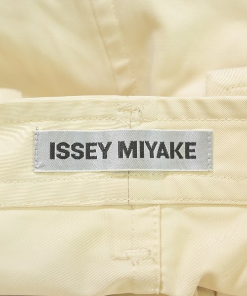 ISSEY MIYAKE（イッセイミヤケ）ひざ丈スカート 白 サイズ:2(M位) レディース/2200729595131