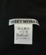 ISSEY MIYAKE（イッセイミヤケ）Tシャツ・カットソー 黒 サイズ:2(M位) レディース/2200722637012