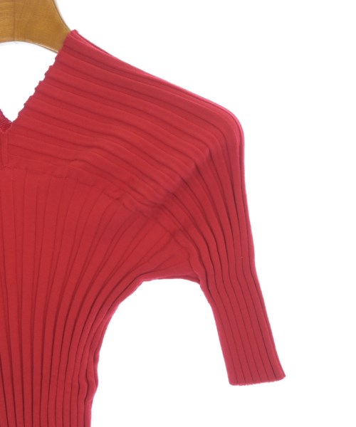 ISSEY MIYAKE（イッセイミヤケ）ニット・セーター 赤 サイズ:2(M位) レディース/2200722637029