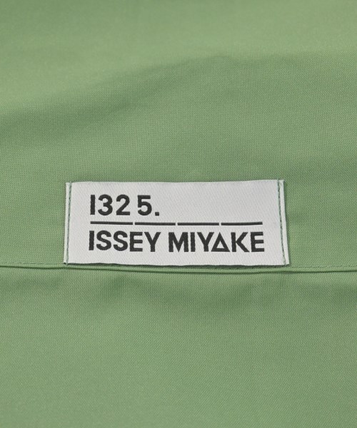 ISSEY MIYAKE（イッセイミヤケ）カジュアルシャツ 緑 サイズ:3(L位) レディース/2200734874030