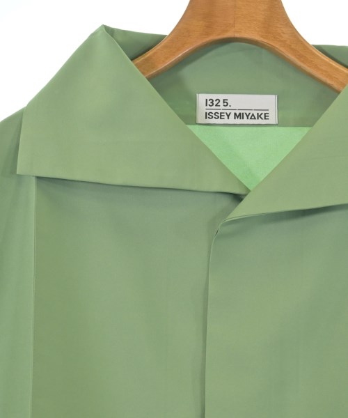 ISSEY MIYAKE（イッセイミヤケ）カジュアルシャツ 緑 サイズ:3(L位) レディース/2200734874030