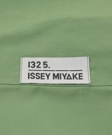 ISSEY MIYAKE（イッセイミヤケ）カジュアルシャツ 緑 サイズ:3(L位) レディース/2200734874030