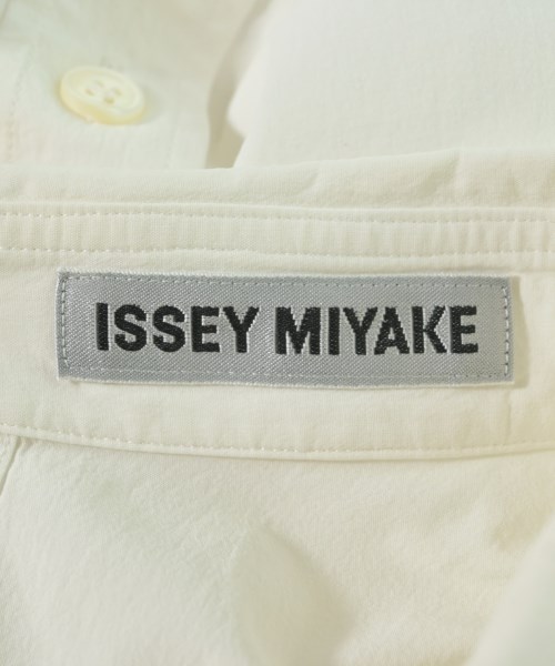 ISSEY MIYAKE（イッセイミヤケ）カジュアルシャツ 白 サイズ:2(M位) レディース/2200735141025