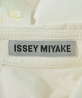 ISSEY MIYAKE（イッセイミヤケ）カジュアルシャツ 白 サイズ:2(M位) レディース/2200735141025