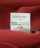 ISSEY MIYAKE（イッセイミヤケ）カジュアルシャツ 赤 サイズ:2(M位) レディース/2200720276077