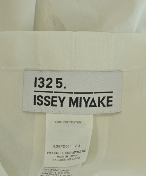 ISSEY MIYAKE（イッセイミヤケ）カジュアルシャツ 白 サイズ:3(L位) レディース/2200712251051