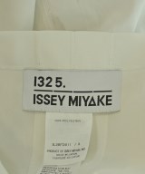 ISSEY MIYAKE（イッセイミヤケ）カジュアルシャツ 白 サイズ:3(L位) レディース/2200712251051