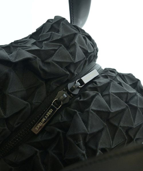 ISSEY MIYAKE（イッセイミヤケ）ハンドバッグ 黒 サイズ:- レディース/2200712251112
