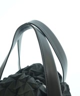 ISSEY MIYAKE（イッセイミヤケ）ハンドバッグ 黒 サイズ:- レディース/2200712251112