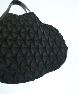 ISSEY MIYAKE（イッセイミヤケ）ハンドバッグ 黒 サイズ:- レディース/2200712251112