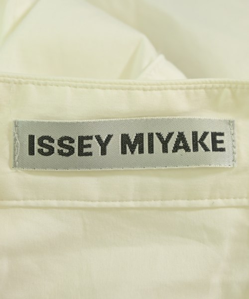 ISSEY MIYAKE（イッセイミヤケ）カジュアルシャツ 白 サイズ:2(M位) レディース/2200720048063