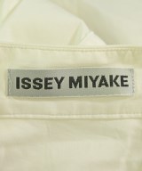 ISSEY MIYAKE（イッセイミヤケ）カジュアルシャツ 白 サイズ:2(M位) レディース/2200720048063
