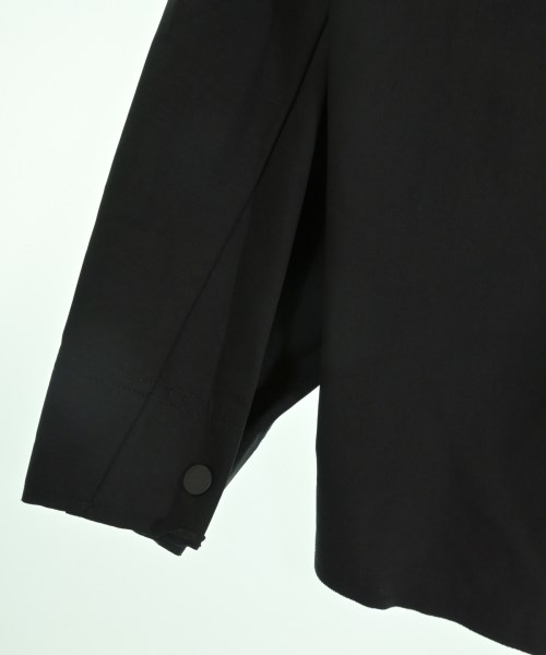 ISSEY MIYAKE（イッセイミヤケ）カジュアルシャツ 黒 サイズ:2(M位) レディース/2200724037070