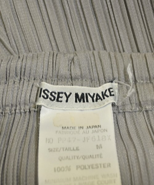 ISSEY MIYAKE（イッセイミヤケ）その他 グレー サイズ:M レディース/2200720696028