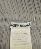 ISSEY MIYAKE（イッセイミヤケ）その他 グレー サイズ:M レディース/2200720696028
