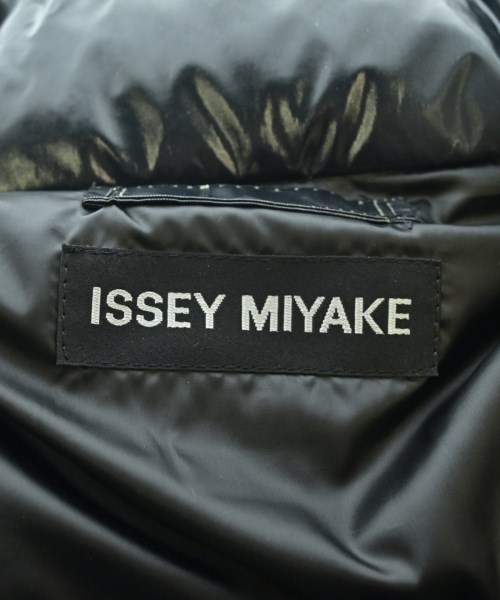 ISSEY MIYAKE（イッセイミヤケ）ダウンコート 黒 サイズ:2(M位) メンズ/2200725079017