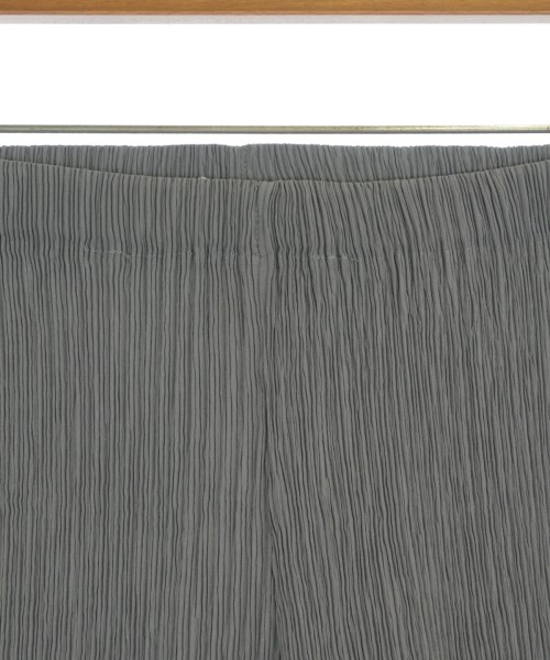 ISSEY MIYAKE（イッセイミヤケ）その他 グレー サイズ:M レディース/2200728602021