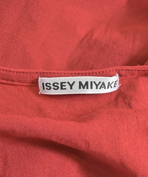 ISSEY MIYAKE（イッセイミヤケ）Tシャツ・カットソー 赤 サイズ:2(M位) レディース/2200680183064
