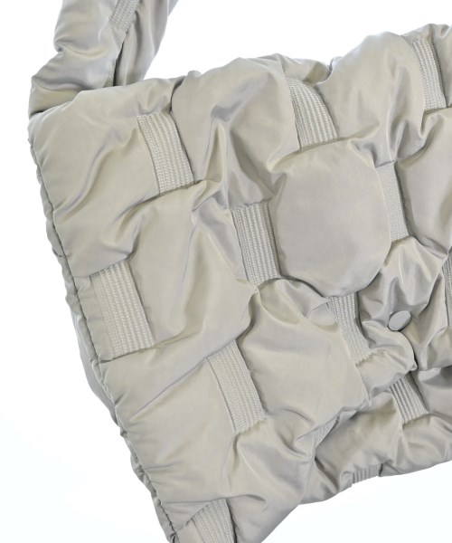 ISSEY MIYAKE（イッセイミヤケ）ショルダーバッグ グレー サイズ:- メンズ/2200682571135