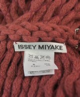 ISSEY MIYAKE（イッセイミヤケ）ベスト 赤 サイズ:-(M位) レディース/2200682717045