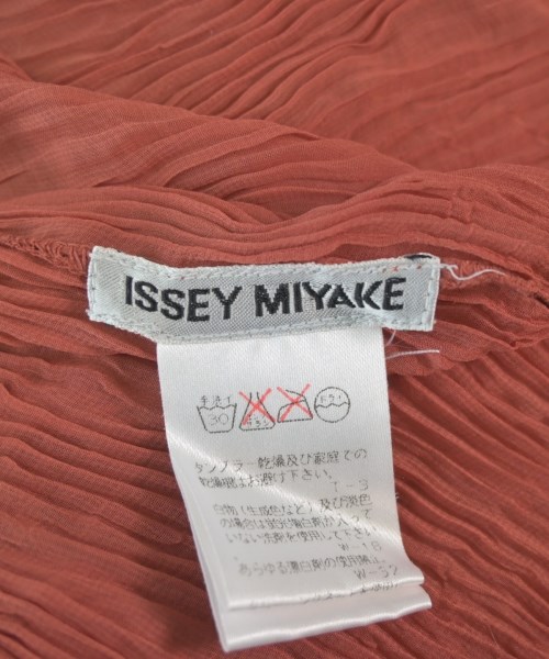 ISSEY MIYAKE（イッセイミヤケ）ブラウス 赤 サイズ:M レディース/2200679429081