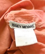 ISSEY MIYAKE（イッセイミヤケ）カジュアルシャツ オレンジ サイズ:M レディース/2200683267099