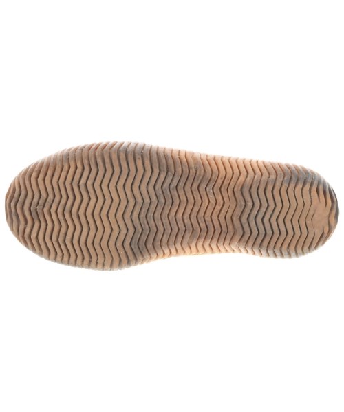 ISSEY MIYAKE（イッセイミヤケ）スニーカー ベージュ サイズ:25cm メンズ/2200683641042