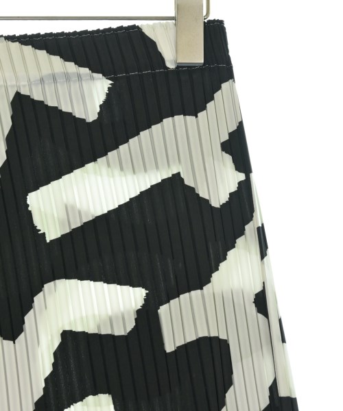 ISSEY MIYAKE（イッセイミヤケ）ロング・マキシ丈スカート 黒 サイズ:2(M位) レディース/2200682721042