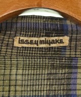 ISSEY MIYAKE（イッセイミヤケ）カジュアルシャツ カーキ サイズ:M メンズ/2200683911183