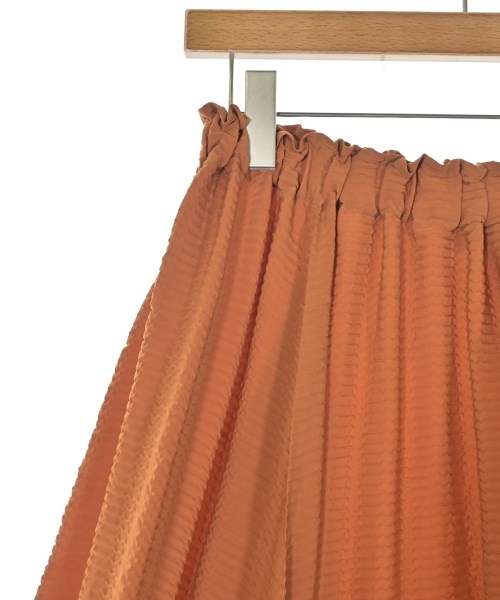 ISSEY MIYAKE（イッセイミヤケ）ロング・マキシ丈スカート オレンジ サイズ:2(M位) レディース/2200679888055