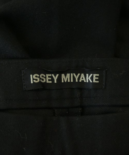 ISSEY MIYAKE（イッセイミヤケ）クロップドパンツ 黒 サイズ:1(S位) レディース/2200684339177