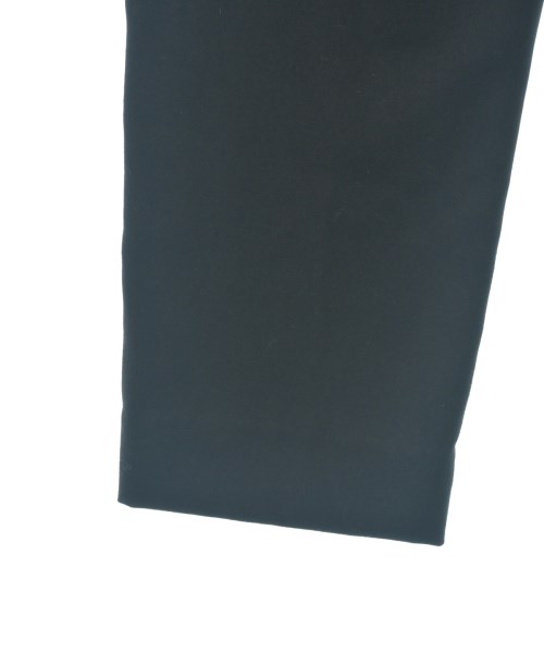 ISSEY MIYAKE（イッセイミヤケ）クロップドパンツ 黒 サイズ:1(S位) レディース/2200684339177