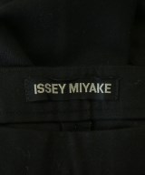 ISSEY MIYAKE（イッセイミヤケ）クロップドパンツ 黒 サイズ:1(S位) レディース/2200684339177
