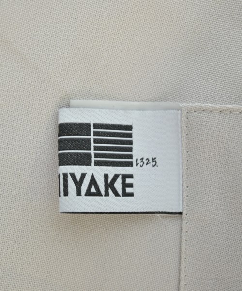 ISSEY MIYAKE（イッセイミヤケ）ジャケット グレー サイズ:3(L位) レディース/2200686998068