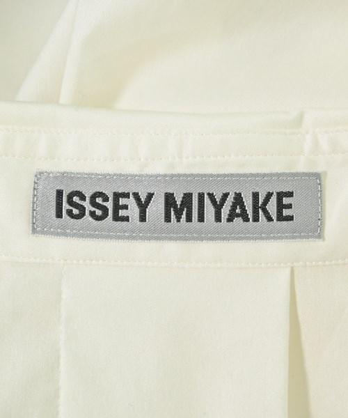 ISSEY MIYAKE（イッセイミヤケ）カジュアルシャツ 白 サイズ:2(M位) レディース/2200689303050