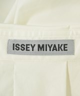 ISSEY MIYAKE（イッセイミヤケ）カジュアルシャツ 白 サイズ:2(M位) レディース/2200689303050