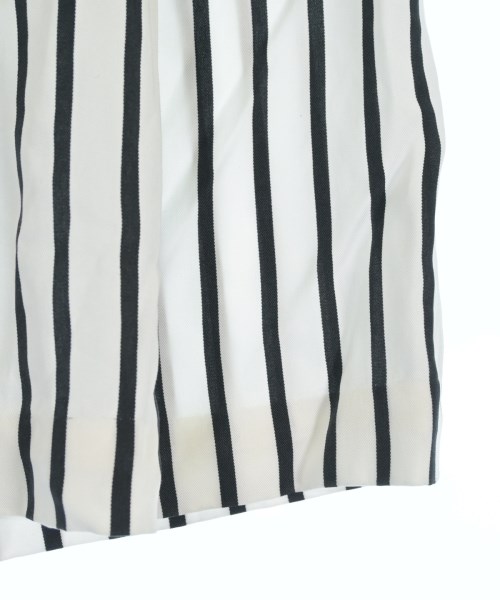 McQ（マックキュー）ショートパンツ 白 サイズ:42(M位) レディース/2200643107038