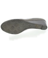 TORY BURCH（トリーバーチ）パンプス カーキ サイズ:US8(25cm位) レディース/2200621257069